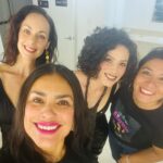 Liz Gallardo Instagram - Los más lindo que me pasó esta semana fue reencontrarme con mis #hermanasaparicio y volver a estar juntas en escena. Regresar “porque usted lo pidio” y que la gente se tome la molestia de venir al teatro, con la vida tan ajetreada que todos tenemos en estos tiempos …….. es algo sumamente valorable para mi. Que podamos seguir siendo familia después de 15 años y a pesar de todo, es la más grande fortuna que se puede sentir como actriz y profesional. Compartir amistad y pasión, es lo más invaluable para mi. Amigas son familia. La familia elegida. Mi familia universal. #hermanasaparicio #somosaparicio #lasaparicio #lasacaricio #teatro #pocoftheday @elgallogallardo @gadelagarza @ximenagonzalez_rubio @mejorteatro @morrisgilr @marvidals