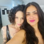 Liz Gallardo Instagram - Los más lindo que me pasó esta semana fue reencontrarme con mis #hermanasaparicio y volver a estar juntas en escena. Regresar “porque usted lo pidio” y que la gente se tome la molestia de venir al teatro, con la vida tan ajetreada que todos tenemos en estos tiempos …….. es algo sumamente valorable para mi. Que podamos seguir siendo familia después de 15 años y a pesar de todo, es la más grande fortuna que se puede sentir como actriz y profesional. Compartir amistad y pasión, es lo más invaluable para mi. Amigas son familia. La familia elegida. Mi familia universal. #hermanasaparicio #somosaparicio #lasaparicio #lasacaricio #teatro #pocoftheday @elgallogallardo @gadelagarza @ximenagonzalez_rubio @mejorteatro @morrisgilr @marvidals