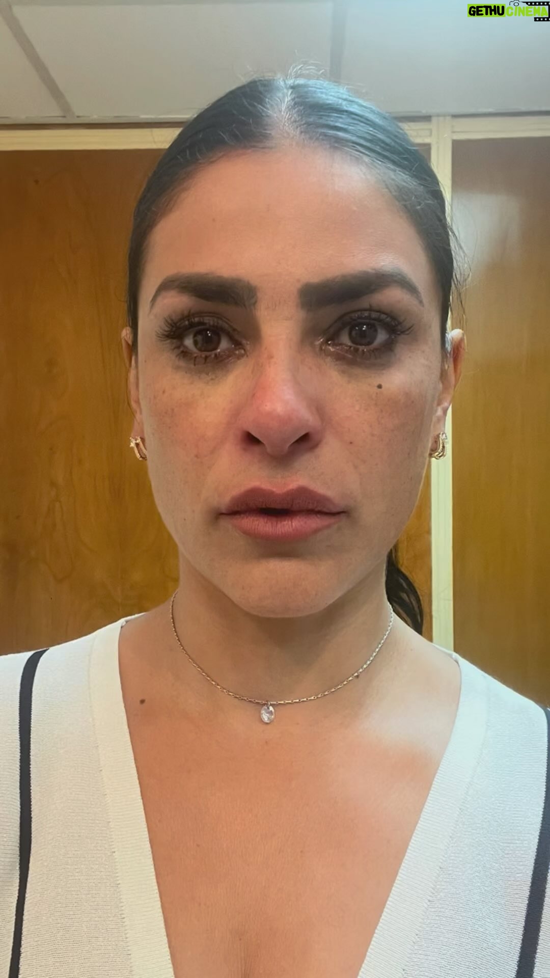 Liz Gallardo Instagram - 🤣🤣🤣🤣🤣🤣🤣🤣🤣🤣 Escuché este audio hoy y me pareció fabuloso y súper sabio!!! La vida es más simple y básica de lo que nosotros la vivimos………,. Por eso el HOY es lo más importante. Con la vista al frente. Solo HOY existe. El pasado es nostalgia…….. El futuro es ansiedad. ……… SOLO EXISTE HOY. 🙏🏼💖♾️✨⚡️🔥🌪️🌈🪷 #amorpropio #saludmental #abundancia #creatividad #esenciaverdadera #saludfísica #paz #armonia #perdon #universo #dios