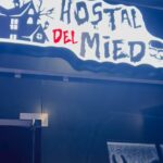 Liz Gallardo Instagram - #HOSTALDELMIEDO 😱😰👻🫨🪚🪚🪚⛓️🔪🔪🔪⚰️⚰️⚰️🩸💉🧟🫣🧟‍♂️ En nuestro día libre visitamos en familia este lugar padrísimo ubicado en @forumbuenavista y pasamos un rato padrísimo! Muertos de miedo pero compartiendo nuestra pasión por el terror y el suspenso! No se pueden perder de visitar este lugar que está permanente en esta plaza y hacer actividades diferentes en familia. Recuerden que lo importante es compartir ya que los hijos crecen tan rápido que siento que mis bebés se me van……. 🥹 Así que mi tiempo más feliz es a su lado. Siempre! Los amo mis pollos ! 🐤 🐥 🐔 🐓 #TiagoAG @amy_egallardo