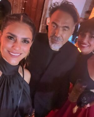 Liz Gallardo Instagram - #tbt de uno de los días más felices en toda mi carrera.  #sep2023 #guadalajara #mycity 

Celebrar los #premiosariel en mi hermosa ciudad, en dos de los recintos más imponentes, importantes , bellos y especiales que nos representan a los tapatíos no tuvo comparación! 
El majestuoso @teatrodegolladogdl lucio en todo su esplendor en esta importante celebración para todo nuestro gremio. 
Así mismo la fiesta estuvo espectacular (como siempre debe ser) en el #InstitutoCulturalCabañas  el más bello espacio posible para una celebración cómo está. 

Nuestro Cine merece todo el glamour y la elegancia que ameritan  unos premios como estos. 
Gracias a @culturajalisco por echar la casa por la ventana para celebrar cómo se debe. 
Gracias a su directora, mi paisana por ser la mejor anfitriona ! 
Gracias @academiacinemx por confiar en mi estado #Jalisco para llevar a cabo este evento. 
EL ARIEL NUNCA MORIRÁ! 
No lo permitiremos ! 
QUE VIVA EL CINE  MEXICANO! 

M hermoso outfit (no es por presumir pero fue uno de los más espectaculares de la noche ) es de la maravillosa diseñadora @karlammdelc  amiga querida y paisana, su bellísima marca @suiteveintiuno 
Mis accesorios fueron de @amorapachegdl y mis  espectaculares aretes de @torcabrand 

 Sobretodo y lo más lindo de la noche , fue encontrarme con gente muy querida que respeto y admiro mucho. Colegas que han sido mi origen de inspiración desde muy joven para dedicarme a esto.  Gracias gracias gracias por compartir colegas ! 

Mi hermana del alma @gadelagarza 
Mi madre chula @lauradeita 
Mi Sobri diabólica @paugaitan 
Mi idola siempre  @ofeliamedina_ 
M director amado de #cincodemayolabatalla @rafalaradirector 
Mi querido viejo amigo @robertososamx 
Uno de mis directores favoritos @alejandrogonzalesinarittu 
La bella y adorada @valeriagiordano7 
Y mi queridísimo paisano , mi #sixtoenvivo @ponchohd 

Y por supuesto mi cómplice de mil aventuras , mi vieja bruja @galatea.gizeht my date 

Los amo mucho a todos ! 🙏🏼🥹🩵🩵🩵🩵🩵🩵🩵

#entrega65ariel #cinemexicano #happines #amigos #picoftheday #smile 📽️🎥🎞️