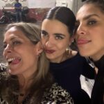 Liz Gallardo Instagram – #tbt de uno de los días más felices en toda mi carrera.  #sep2023 #guadalajara #mycity 

Celebrar los #premiosariel en mi hermosa ciudad, en dos de los recintos más imponentes, importantes , bellos y especiales que nos representan a los tapatíos no tuvo comparación! 
El majestuoso @teatrodegolladogdl lucio en todo su esplendor en esta importante celebración para todo nuestro gremio. 
Así mismo la fiesta estuvo espectacular (como siempre debe ser) en el #InstitutoCulturalCabañas  el más bello espacio posible para una celebración cómo está. 

Nuestro Cine merece todo el glamour y la elegancia que ameritan  unos premios como estos. 
Gracias a @culturajalisco por echar la casa por la ventana para celebrar cómo se debe. 
Gracias a su directora, mi paisana por ser la mejor anfitriona ! 
Gracias @academiacinemx por confiar en mi estado #Jalisco para llevar a cabo este evento. 
EL ARIEL NUNCA MORIRÁ! 
No lo permitiremos ! 
QUE VIVA EL CINE  MEXICANO! 

M hermoso outfit (no es por presumir pero fue uno de los más espectaculares de la noche ) es de la maravillosa diseñadora @karlammdelc  amiga querida y paisana, su bellísima marca @suiteveintiuno 
Mis accesorios fueron de @amorapachegdl y mis  espectaculares aretes de @torcabrand 

 Sobretodo y lo más lindo de la noche , fue encontrarme con gente muy querida que respeto y admiro mucho. Colegas que han sido mi origen de inspiración desde muy joven para dedicarme a esto.  Gracias gracias gracias por compartir colegas ! 

Mi hermana del alma @gadelagarza 
Mi madre chula @lauradeita 
Mi Sobri diabólica @paugaitan 
Mi idola siempre  @ofeliamedina_ 
M director amado de #cincodemayolabatalla @rafalaradirector 
Mi querido viejo amigo @robertososamx 
Uno de mis directores favoritos @alejandrogonzalesinarittu 
La bella y adorada @valeriagiordano7 
Y mi queridísimo paisano , mi #sixtoenvivo @ponchohd 

Y por supuesto mi cómplice de mil aventuras , mi vieja bruja @galatea.gizeht my date 

Los amo mucho a todos ! 🙏🏼🥹🩵🩵🩵🩵🩵🩵🩵

#entrega65ariel #cinemexicano #happines #amigos #picoftheday #smile 📽️🎥🎞️