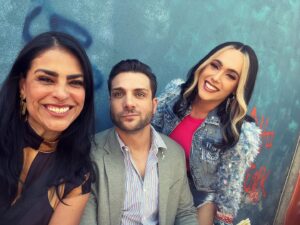 Liz Gallardo Instagram - #diadegrabaciones entradas @elamornotienerecetaof 
 
Feliz y agradecida de compartir con esta gente bella , chambeadora y talentosa! 

Ya pronto estrenamos! 
No se la pierdan! 📺🎥🙏🏼✨🫶🏼🎁
#canaldelasestrellas #Feb19 8:30pm 

Síganme en mi TikTok LIZGALLOGALLARDO  donde compartiré más videos detrás de cámaras!