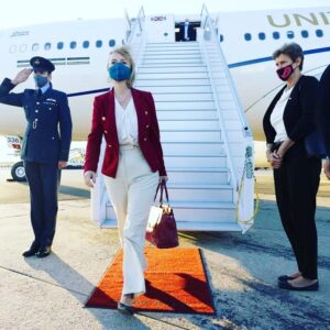 Liz Truss Instagram - Just landed in 🇺🇸 for the UN General Assembly. #freenations #globalbritain 🌎🇬🇧