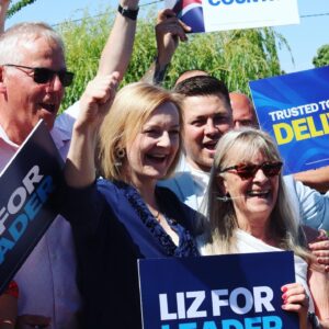 Liz Truss Instagram - Fantastic day in the Kent sunshine meeting hundreds of @conservatives members, talking Brexit opportunities, growing our economy, and how we’ll work together to win the next election.

#LizForLeader