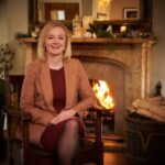 Liz Truss Instagram - Have a very merry Christmas!🌲⭐️