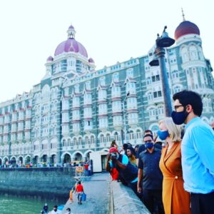 Liz Truss Instagram - Looking out to a positive future for 🇬🇧& 🇮🇳 #tradeties #gateofopportunity #mumbai