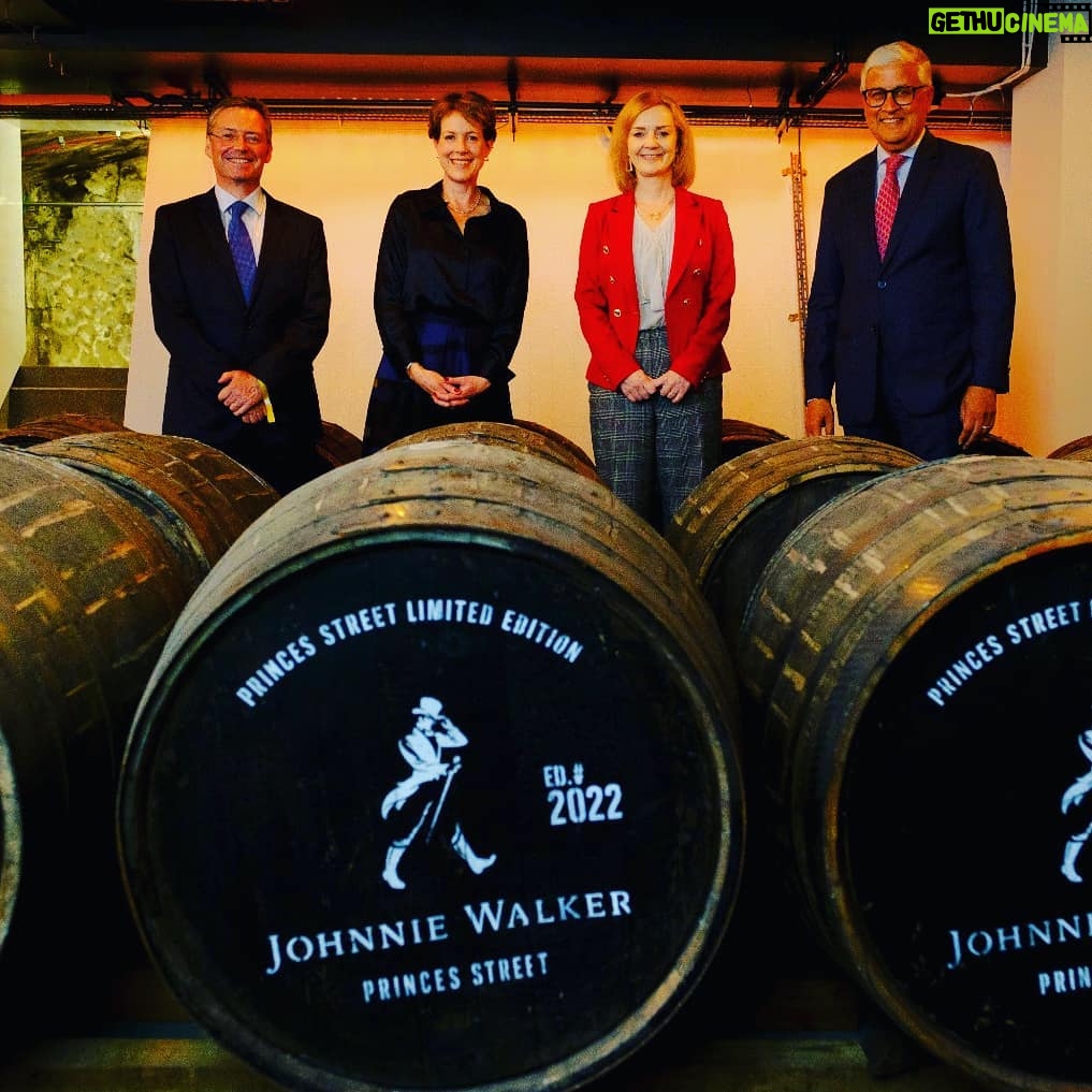 Liz Truss Instagram - Celebrating the exporting titan that is the Scotch industry. 🥃🇬🇧🏴 #overabarrel #globalspirit
