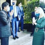 Liz Truss Instagram - Building trade with India. 🇬🇧 🇮🇳 #democracies #nameste 🙏