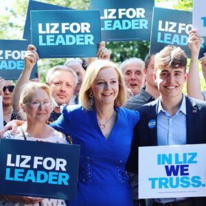 Liz Truss Instagram - Meeting @conservatives from across the country who share my vision to unite our Party. 🇬🇧

#LizForLeader