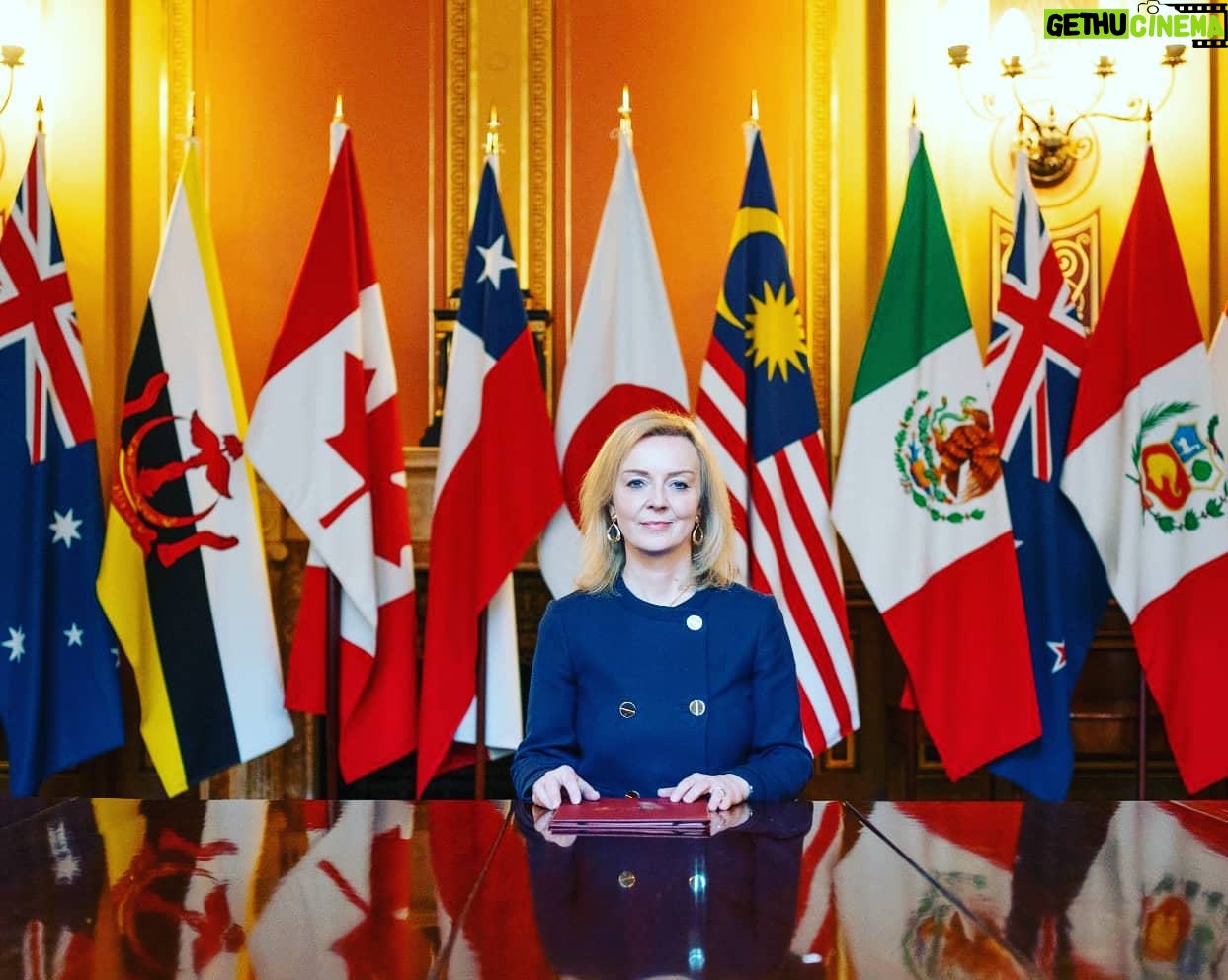 Liz Truss Instagram - We've just submitted our letter to #CPTPP to join this group of fast growing Pacific nations. #pacificplans #freetradenations π¦πΊ π§π³ π¨π¦ π¨π± π―π΅ π²πΎ π²π½ π³πΏ π΅πͺ πΈπ¬ π»π³ π¬π§