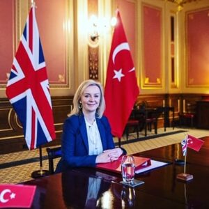 Liz Truss Instagram - In the office for UK-Turkey trade deal signing. #betweenchristmasandnewyear #readyfor2021 #62 🇬🇧 🇹🇷