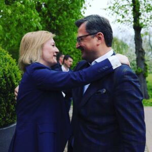 Liz Truss Instagram - Wonderful to see my good friend @dmytro_kuleba in Germany.

We #StandWithUkraine 🇬🇧🇺🇦