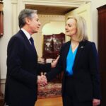Liz Truss Instagram – Met @secblinken and agreed 🇬🇧🇺🇸 are united in our support for the Ukrainian people.   We #StandWithUkraine 🇺🇦