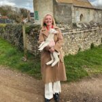 Liz Truss Instagram - Happy Easter! ✝️