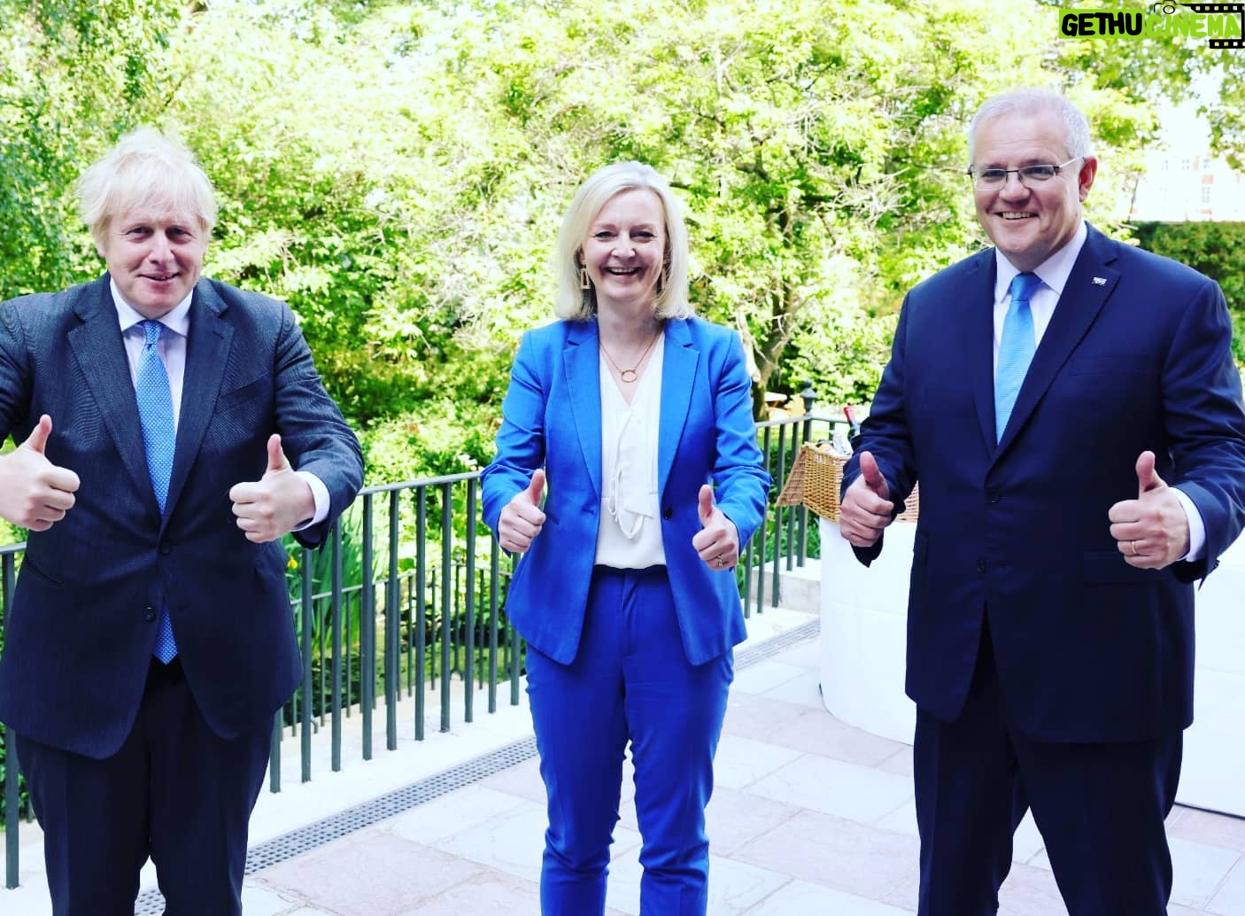 Liz Truss Instagram - First from scratch 🇬🇧 trade deal done. #ukaustralia #friendsandfamily #primeministers
