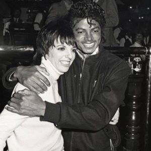 Liza Minnelli Instagram - Happy Birthday @michaeljackson Be sure to leave a birthday greeting for the King of Pop here. #lizaminnelli #michaeljackson #kingofpop #happybirthday #happybirthdaymichaeljackson #blackandwhite #music #legend #icon #instapic