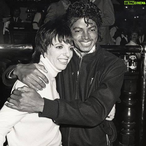 Liza Minnelli Instagram - Happy Birthday @michaeljackson Be sure to leave a birthday greeting for the King of Pop here. #lizaminnelli #michaeljackson #kingofpop #happybirthday #happybirthdaymichaeljackson #blackandwhite #music #legend #icon #instapic
