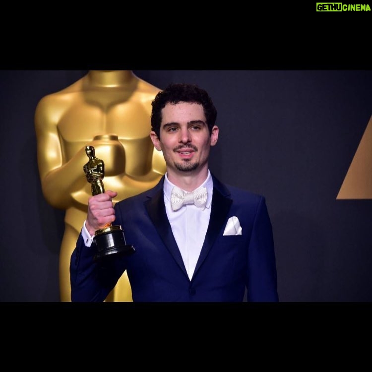 Liza Minnelli Instagram - Damien Chazelle, who won the Academy Award for Best Director recently said, "It was the honor of my life to show my film (La La Land) to Liza Minnelli." Congrats! #lizaminnelli #damienchazelle #oscars #lalaland #academyawards #hollywood