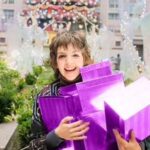 Liza Minnelli Instagram - Hey Kids, the holidays are upon us and have I got a Christmas Package for you! Tada! Let’s unwrap it! Feinstein’s has a new home and launches their Center Theatre Group Residency with a special at the Center at the Mark Taper Forum! My best friend, @michaelfeinsteinsings is Coming Home to The Taper: The Holiday Celebration. Got my tickets, make sure you get yours! Very few left cuz honey, its gonna to be a sell out! DECEMBER 3, 2023 AT 7PM Link in bio*