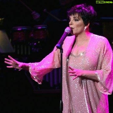 Liza Minnelli Instagram - #tbt #lizaminnelli #liza #music #performance #concert