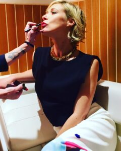 Liza Weil Instagram - Last looks at @fallontonight with @tinaturnbowmup and @brianmagallones ❤️💋