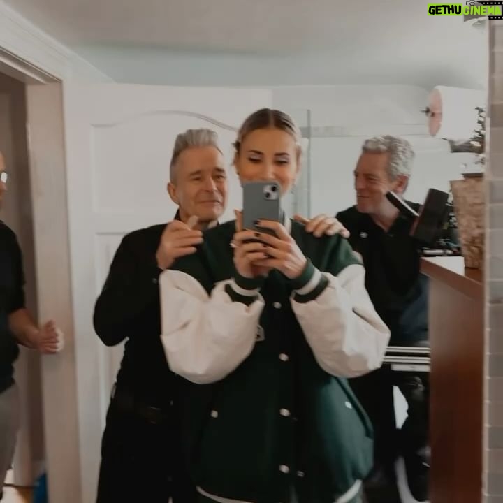 Lize Feryn Instagram - JARIG, VERLOOFD ÉN EEN GARGAMELKOSTUUM GEKREGEN! TOPDAG! 😍🥳💍 #31
