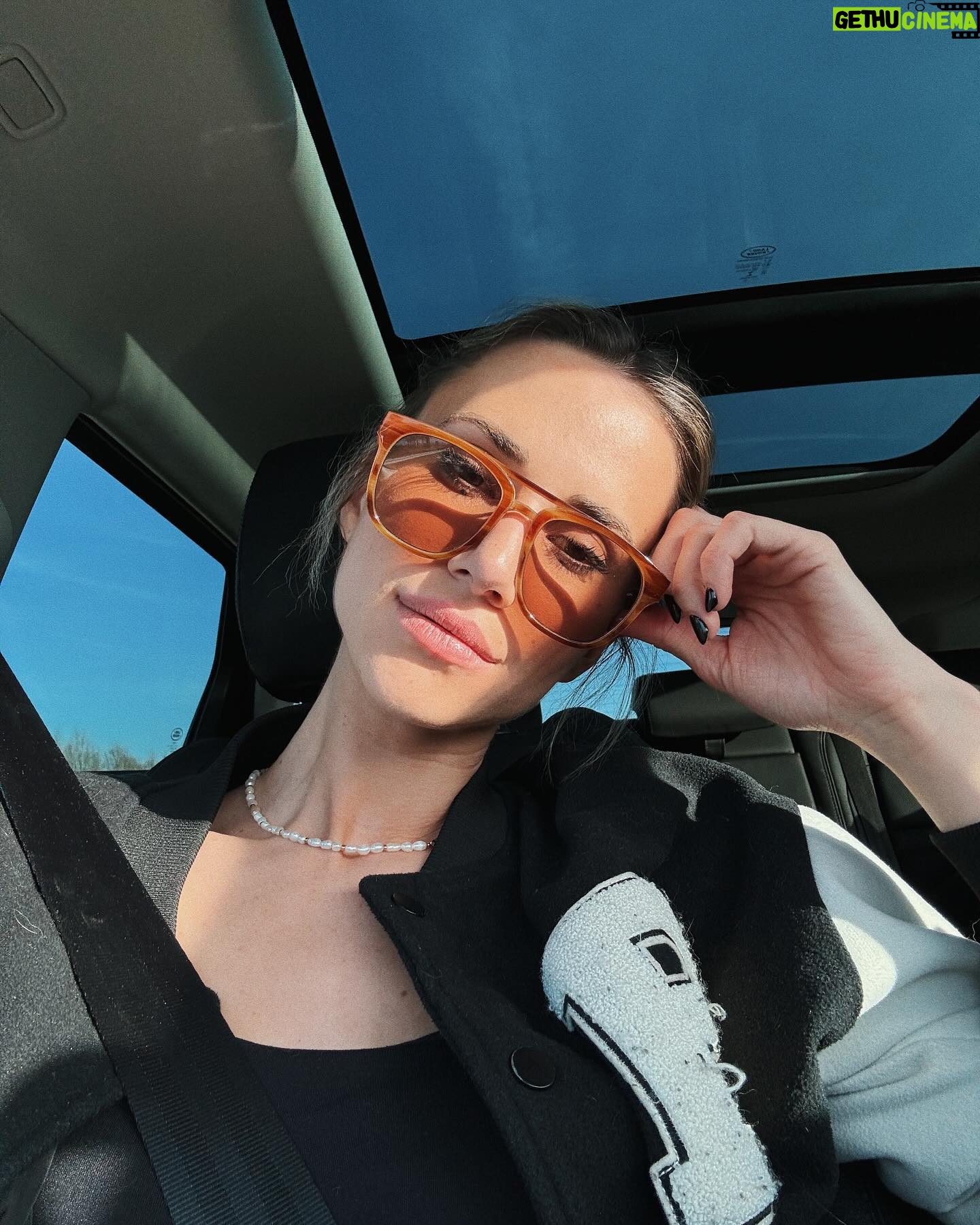 Lize Feryn Instagram - JARIG, VERLOOFD ÉN EEN GARGAMELKOSTUUM GEKREGEN! TOPDAG! 😍🥳💍 #31