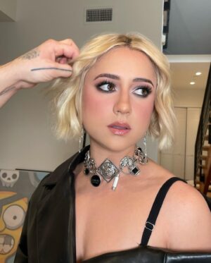 Lizze Broadway Instagram - Based on a true story premiere 🩸 🔪 
Binge it June 8th on @peacock 
See you soon 

#basedonatruestory