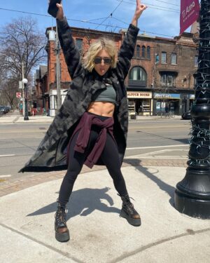 Lizze Broadway Instagram - pics I sent to my mom
