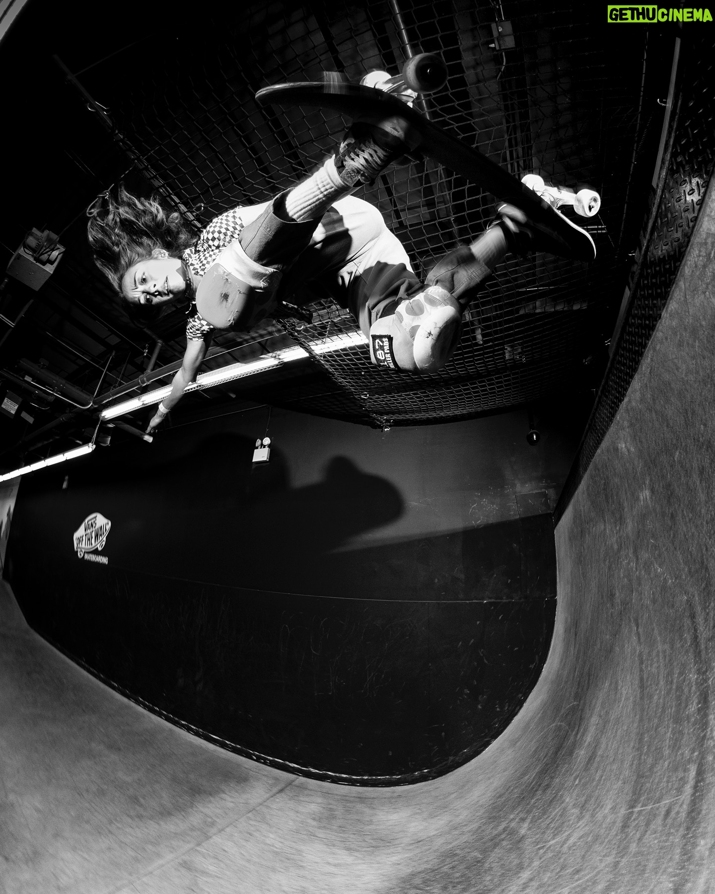 Lizzie Armanto Instagram - PSA BSA frm the womens skate clinic at @VanSkate Space 198. It was cool to see the event sold out & meet a bunch of new skaters! Thankful for all the people that came together to make this happen. 🫶🏼 @vans @bronxgirlsskate @sk8babes 📸 @natewastaken