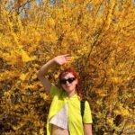 Lizzie Armanto Instagram - 🌼Here to stop & smell the flowers🌼🐝 📸 @mami_tezuka