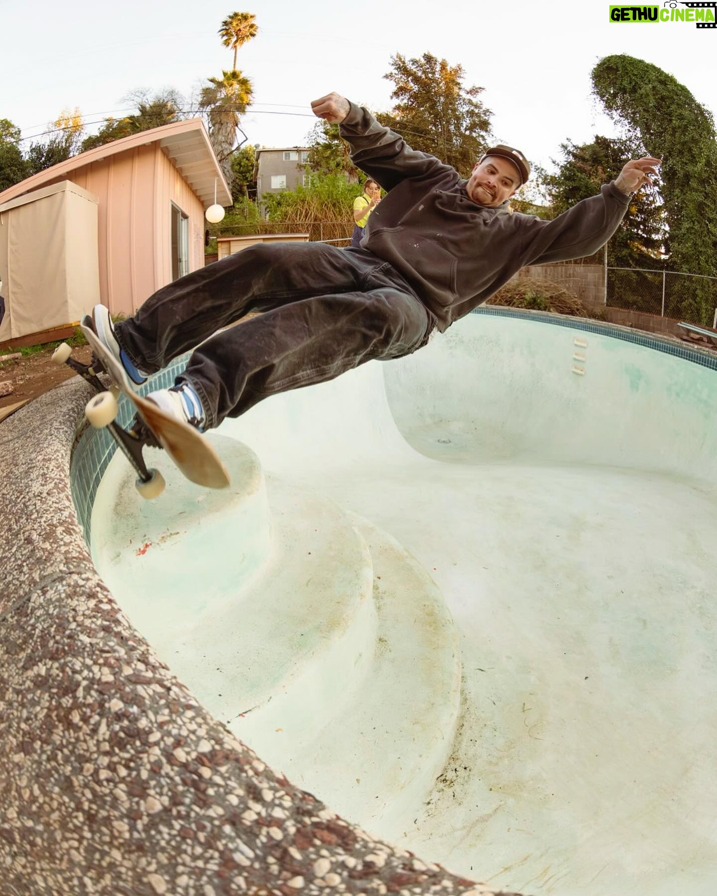 Lizzie Armanto Instagram - one & only sesh before they demoed our pool. It was fun to watch my friends rip! I was hoping to get a grind but pool skating is hard. ♥️ 📸 @andrewjamespeters