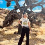 Lizzie Armanto Instagram - Having a moment w/ a Joshua tree at the desert w/ dessert. Swipe for dessert. ⏭️🌵🍧😋