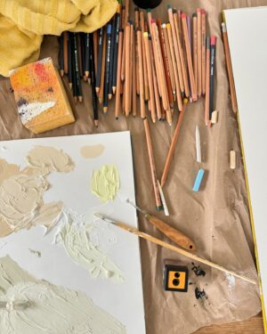 Loan Chabanol Instagram - The creative process for the women’s series. 

#PastelArt
#AcrylicPainting
#WomenInArt
#PortraitPainting
#FeminineArt
#ColorfulArt
#ArtisticWomen
#CreativeExpression
#ContemporaryArt
#ArtisticInspiration
#EmpoweringWomen