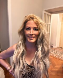 Loana Petrucciani Instagram - Mes loulous !! Vous me manquez … 💞💞💞 Gros bisous 🫶🫶🫶🫶 Love U 🩷🩷🩷🩷🩷 💕💕💕 💖💖💖 💖 💖💖💖💖💖💖💖💖 ✨🌺🌺 💕 💖 loana #beauty ##frenchgirl #miroir #naturalmakeup #loveyou #influenceuse #romantic #women #selfie #love #heart #sweet #friends #blondebombshell #love #heart #sweet #friends #blondebombshell #🧡
