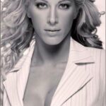Loana Petrucciani Instagram – Ou du stylisme ??? Dites-moi.. Vous verrez bien 👍💖💖plein de bisous 💖 loana #beauty ##frenchgirl #miroir #naturalmakeup #loveyou #influenceuse #romantic #women #selfie #love #heart #sweet #friends #blondebombshell  #love #heart #sweet #friends #blondebombshell #🧡