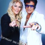 Loana Petrucciani Instagram - Je vous rassure, mon réveillon sera avec ma maman et mon Titi 💖 comme prévu.. Quand à Eryl et pour moi aussi on vous demande juste de nous laisser le temps de se rapprocher de la famille et des choses essentielles de la vie.. Une petite pause pour mieux revenir en forme.. Je pense que tout le monde peut comprendre ?! Alors à très vite pour de nouvelles surprises en attendant je vous souhaite à tous de merveilleuses fêtes de fin d’année… Gros bisous mes loulous 💖💖💖 💖 loana #beauty ##frenchgirl #miroir #naturalmakeup #loveyou #influenceuse #romantic #women #selfie #love #heart #sweet #friends #blondebombshell #love #heart #sweet #friends #blondebombshell #🧡