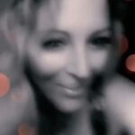 Loana Petrucciani Instagram - Mi ange ou mi démon : Ça c’est moi 😜😜😜😜😜 #pictureoftheday #portrait #loana #beauty #celebrity #frenchgirl #miroir #naturalmakeup #loveyou #influenceuse #romantic #women #selfie #love #heart #sweet #friends #blondebombshell #love #heart #sweet #friends #blondebombshell #🧡Mes loulous juste pour vous rappeler que si vous voulez faire une dédicace personnalisé de moi à qui vous voulez ou même vous même pour n’importe quelle occasion ou juste pour faire plaisir .. Vous pour pouvez me retrouver sur le site Vidoleo