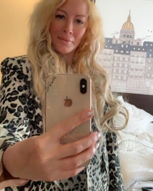 Loana Petrucciani Instagram - Prête pour mon rendez-vous…  P’tite photo avant de partir.. Bisous mes loulous🩷🩷 et bonne journée 🤩💕💕💕 💖💖💖 💖 💖💖💖💖💖💖💖💖 ✨🌺🌺 💕 💖 loana #beauty ##frenchgirl #miroir #naturalmakeup #loveyou #influenceuse #romantic #women #selfie #love #heart #sweet #friends #blondebombshell  #love #heart #sweet #friends #blondebombshell #🧡