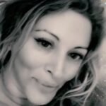 Loana Petrucciani Instagram - Un bisou en noir et blanc 💖💖💖 à très vite mes loulous.. Plein d’énormes bisous 🥰✨ loana #beauty ##frenchgirl #miroir #naturalmakeup #loveyou #influenceuse #romantic #women #selfie #love #heart #sweet #friends #blondebombshell #love #heart #sweet #friends #blondebombshell #🧡