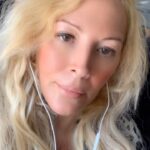 Loana Petrucciani Instagram - Décollage pour Paris vers mon avenir qui vous plaira .. Je vous embrasse et pense fort à vous…🩷🩷🩷 bisous 😘 💕 love mes loulous 💕💕💕💕 💖💖💖 💖 💖💖💖💖💖💖💖💖 ✨🌺🌺 💕 💖 loana #beauty ##frenchgirl #miroir #naturalmakeup #loveyou #influenceuse #romantic #women #selfie #love #heart #sweet #friends #blondebombshell #love #heart #sweet #friends #blondebombshell #🧡