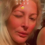 Loana Petrucciani Instagram - Bientôt 2023 mes loulous 😜💖 loana #beauty ##frenchgirl #miroir #naturalmakeup #loveyou #influenceuse #romantic #women #selfie #love #heart #sweet #friends #blondebombshell #love #heart #sweet #friends #blondebombshell #🧡 Mes loulous juste pour vous rappeler que si vous voulez faire une dédicace personnalisé de moi à qui vous voulez ou même vous même pour n’importe quelle occasion ou juste pour faire plaisir .. Vous pour pouvez me retrouver sur le site Vidoleo