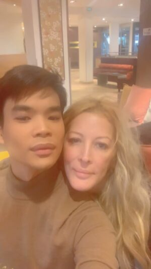 Loana Petrucciani Instagram - Love U @jeremybelletoff 💜. Un cadeau que j’emmènerai dans ma tombe 💞. Bisous les loulous Love U 🩷🩷🩷🩷🩷 💕💕💕 💖💖💖 💖 💖💖💖💖💖💖💖💖 ✨🌺🌺 💕 💖 loana #beauty ##frenchgirl #miroir #naturalmakeup #loveyou #influenceuse #romantic #women #selfie #love #heart #sweet #friends #blondebombshell  #love #heart #sweet #friends #blondebombshell #🧡