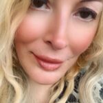 Loana Petrucciani Instagram - Clin d’œil spécial à mes loulous…Love U 🩷🩷🩷🩷🩷 💕💕💕 💖💖💖 💖 💖💖💖💖💖💖💖💖 ✨🌺🌺 💕 💖 loana #beauty ##frenchgirl #miroir #naturalmakeup #loveyou #influenceuse #romantic #women #selfie #love #heart #sweet #friends #blondebombshell #love #heart #sweet #friends #blondebombshell #🧡