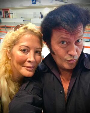 Loana Petrucciani Instagram - Super séjour à Bordeaux avec mon partenaire de choc ⚡️ : Eryl Prayer !!! On s’est éclaté, amusées et comme vous pouvez le voir on est en grande forme et fiers de nous retrouver pour ce spectacle et d’autres à venir 🩷🩷🩷🩷🩷 love mes loulous 💕💕💕💕 💖💖💖 💖 💖💖💖💖💖💖💖💖 ✨🌺🌺 💕 💖 loana #beauty ##frenchgirl #miroir #naturalmakeup #loveyou #influenceuse #romantic #women #selfie #love #heart #sweet #friends #blondebombshell  #love #heart #sweet #friends #blondebombshell #🧡
