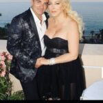 Loana Petrucciani Instagram - Coucou mes loulous 🌼 moment d’amitié 💕et de retrouvailles avec mon cavalier de toujours @laurent_amar .. Fabuleux moment en sa compagnie au festival de Cannes.. Gros bisous paillettes ✨🌺🌺 💕 💖 loana #beauty ##frenchgirl #miroir #naturalmakeup #loveyou #influenceuse #romantic #women #selfie #love #heart #sweet #friends #blondebombshell #love #heart #sweet #friends #blondebombshell #🧡