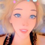 Loana Petrucciani Instagram – Délire en reine 👸 des neiges ❄️ 🥰🥰, j’adore 😊 .. plein de gros bisous , mes loulous 💖 loana #beauty ##frenchgirl #miroir #naturalmakeup #loveyou #influenceuse #romantic #women #selfie #love #heart #sweet #friends #blondebombshell  #love #heart #sweet #friends #blondebombshell #🧡