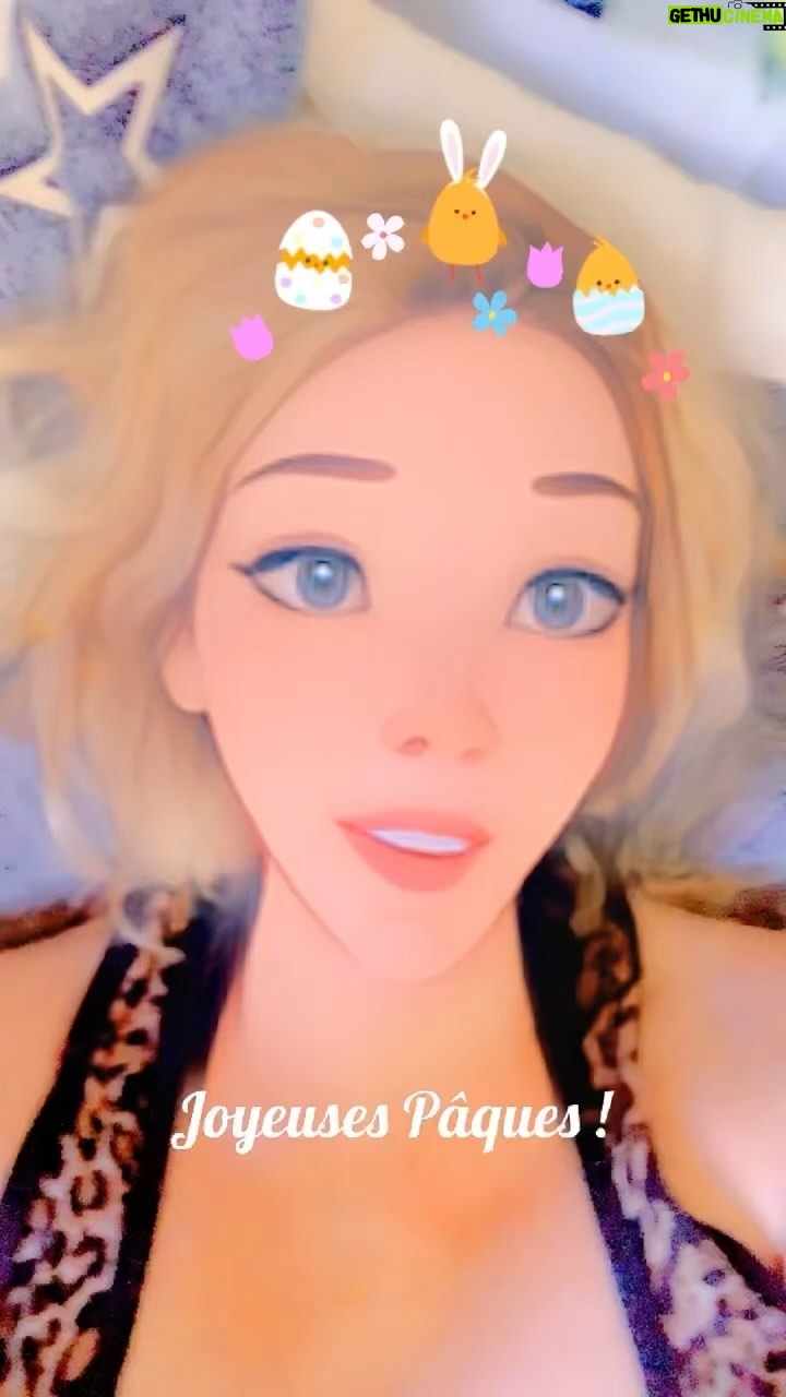 Loana Petrucciani Instagram - Délire en reine 👸 des neiges ❄️ 🥰🥰, j’adore 😊 .. plein de gros bisous , mes loulous 💖 loana #beauty ##frenchgirl #miroir #naturalmakeup #loveyou #influenceuse #romantic #women #selfie #love #heart #sweet #friends #blondebombshell #love #heart #sweet #friends #blondebombshell #🧡