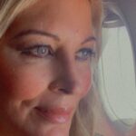 Loana Petrucciani Instagram – Prête pour le travail en route pour Paris… Bisous mes loulous 💖 et oui j’ai mis mes lentilles pour faire joli j’aime changer, voilà ça empêchera certains commentaires mais le principal c’est que je pense à vous et avec plaisir depuis toujours….. 💖 loana #beauty ##frenchgirl #miroir #naturalmakeup #loveyou #influenceuse #romantic #women #selfie #love #heart #sweet #friends #blondebombshell  #love #heart #sweet #friends #blondebombshell #🧡 Mes loulous juste pour vous rappeler que si vous voulez faire une dédicace personnalisé de moi à qui vous voulez ou même vous même pour n’importe quelle occasion ou juste pour faire plaisir .. Vous pour pouvez me retrouver sur le site Vidoleo
